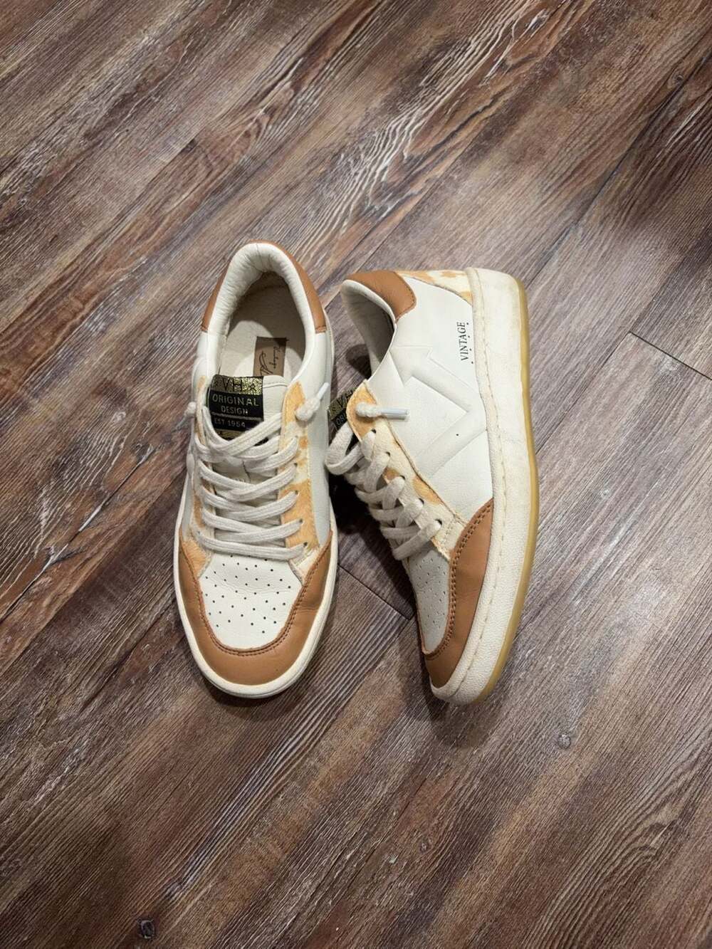 VH Original Design Est 1954 Vintage Style Low Top Sneakers